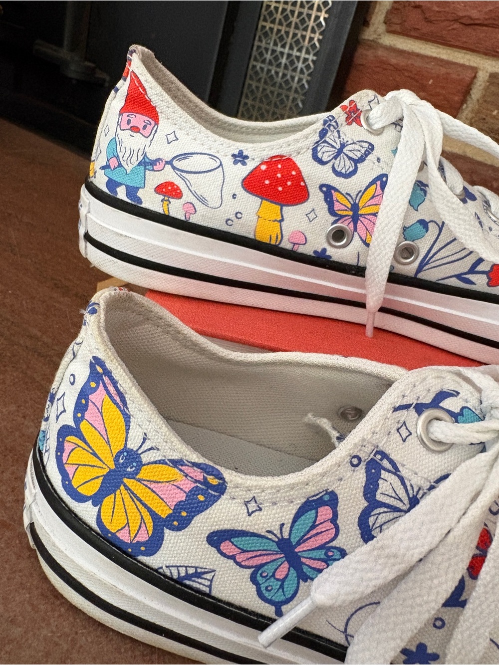 Converse Women White Floral Print Low Top Sneakers with Red, Blue Garden Accents - Picture 7 of 8